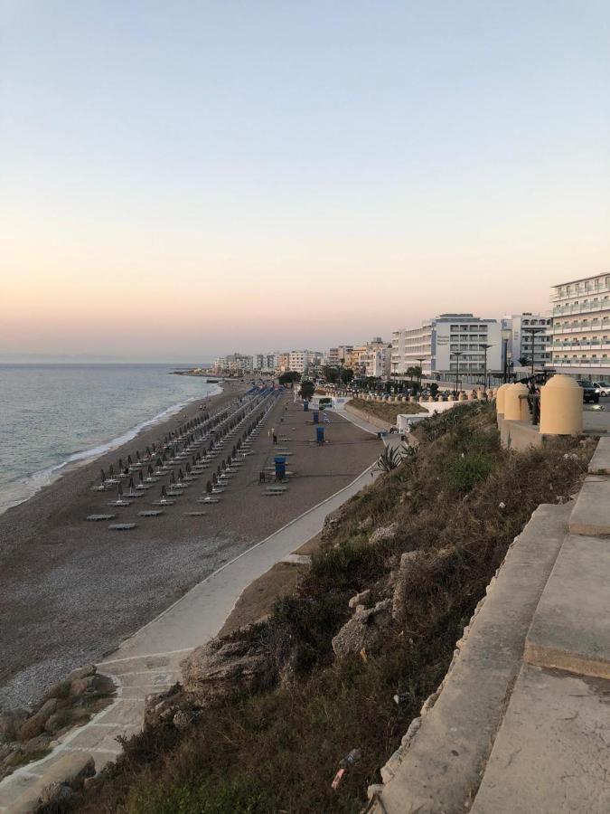 Sea & Rhodes - *